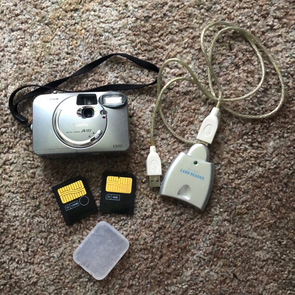 FujiFilm Digital Camera A101 FinePix 1.3 Mega Pixels